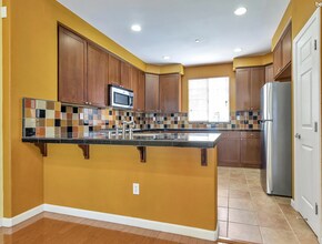 484 Valley Oak Terrace in Sunnyvale, CA - Building Photo - Building Photo