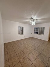 1423 NE 175th St in North Miami Beach, FL - Building Photo - Building Photo
