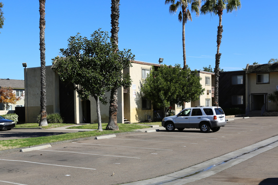 Sunshine Gardens in El Cajon, CA - Foto de edificio