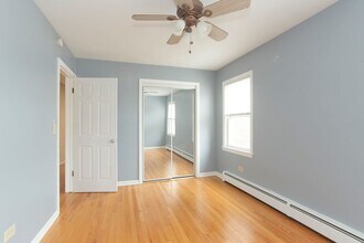 5891 N Elston Ave in Chicago, IL - Building Photo - Building Photo