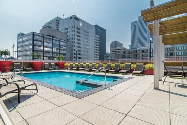1200 Saint-Alexandre in Montréal, QC - Building Photo - Building Photo