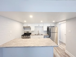 2950 N 46th St in Phoenix, AZ - Foto de edificio - Building Photo