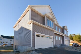 76 Pouts Ln in Uxbridge, MA - Building Photo - Building Photo