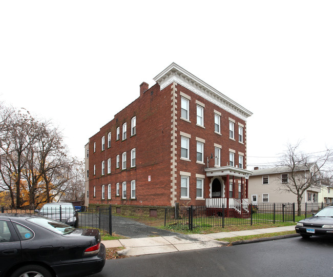 390-392 Bellevue St in Hartford, CT - Building Photo - Building Photo