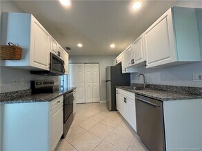 4567 SE Murray Cove Cir in Stuart, FL - Building Photo - Building Photo