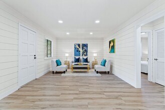 1105 Valota Rd in Redwood City, CA - Building Photo - Building Photo