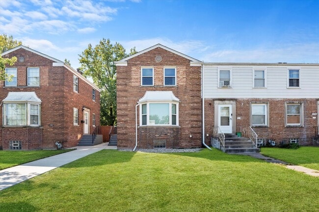 property at 1380 Wentworth Ave