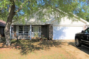 1784 Ivalea Cir in Navarre, FL - Building Photo