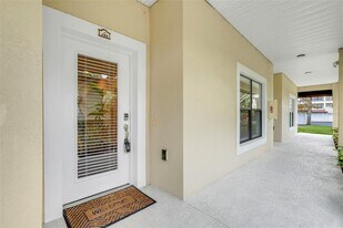 7842 Holiday Isle Cir in Belle Isle, FL - Building Photo