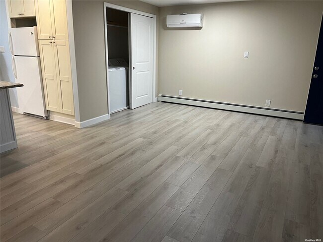 48 Connecticut Ave-Unit -Main in Long Beach, NY - Building Photo - Building Photo