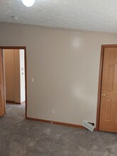 101-103 Sunset Ct in Jonesville, MI - Building Photo - Building Photo