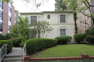 325 N Palm Dr in Beverly Hills, CA - Building Photo - Building Photo