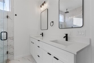 533 Hackberry Rd in Salado, TX - Building Photo - Building Photo