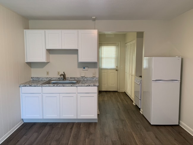 10 Belchertown Rd in Amherst, MA - Building Photo - Building Photo