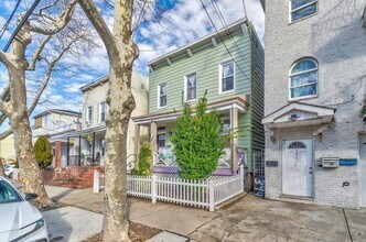 396 Union St in Jersey City, NJ - Building Photo - Building Photo