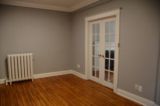 7 Centre St in St Catharines, ON - Building Photo - Building Photo