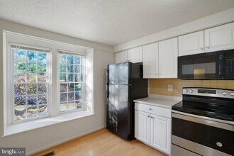 6515 Field Master Dr in Springfield, VA - Building Photo - Building Photo