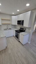 4715 W Wallcraft Ave in Tampa, FL - Building Photo - Building Photo