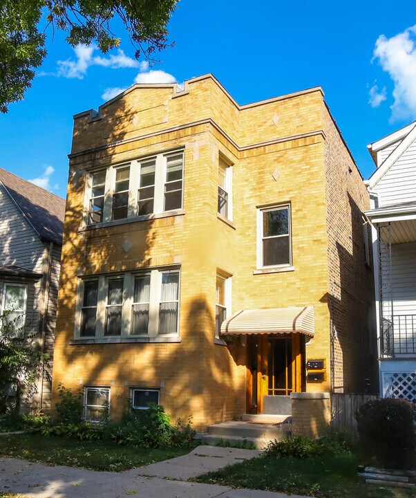 3733 N Christiana Ave in Chicago, IL - Building Photo