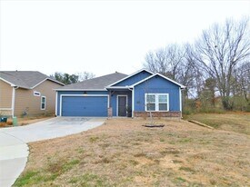 2100 Paxton Way in Denton, TX - Building Photo