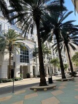 10 Aragon Ave, Unit 713 in Coral Gables, FL - Building Photo