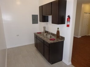 3156 W Warren Blvd, Unit 208 in Chicago, IL - Foto de edificio - Building Photo