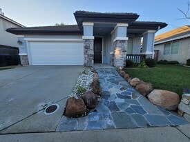 8033 Horncastle Ave in Roseville, CA - Building Photo