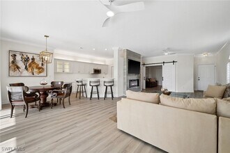 13180 Hamilton Harbour Dr in Naples, FL - Building Photo - Building Photo