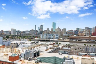 25 Channel Center St in Boston, MA - Building Photo - Building Photo