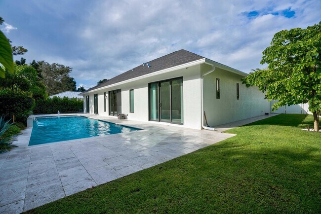 14036 N Miller Dr in West Palm Beach, FL - Building Photo - Building Photo