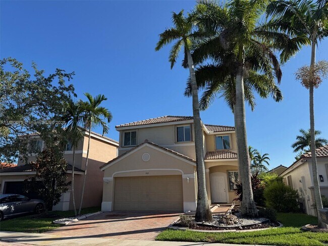 1365 Canary Island Dr in Weston, FL - Building Photo - Building Photo