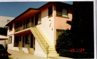 1525 S Fairfax Ave Apartamentos