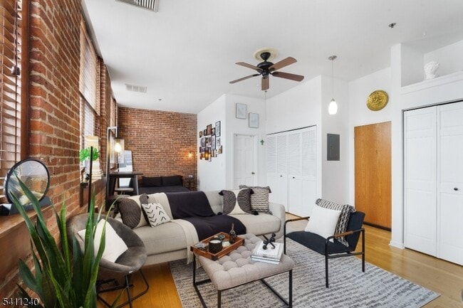 240 Main St in Little Falls, NJ - Building Photo - Building Photo