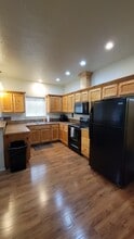 2127 S Leadville Ave, Unit #3 Downstairs Bedroom in Boise, ID - Building Photo - Building Photo