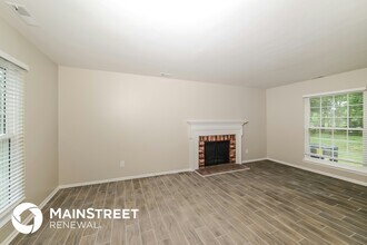 405 Woodlake Dr in Greensboro, NC - Foto de edificio - Building Photo