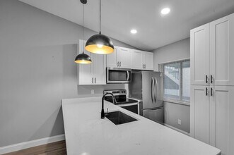 800 NW Fork Rd, Unit 10-8 in Stuart, FL - Building Photo - Building Photo