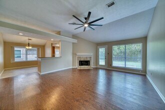 4735 Cavern Dr in Friendswood, TX - Building Photo - Building Photo