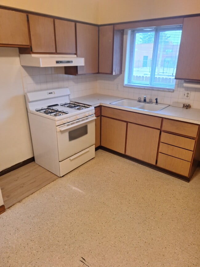 588 Baldwin Rd, Unit A