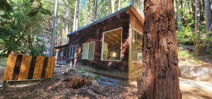 19901 Briceland Rd in Whitethorn, CA - Building Photo - Building Photo