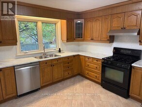 19 Palm Dr in Toronto, ON - Building Photo - Building Photo