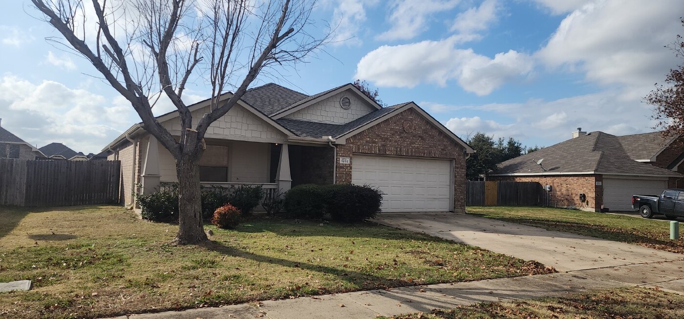 1202 Concho Trail in Mansfield, TX - Building Photo