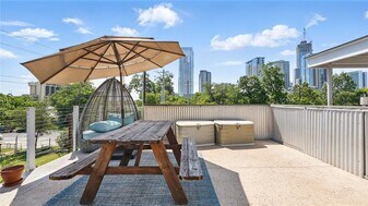 41 Waller St in Austin, TX - Building Photo