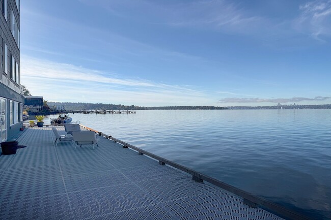 733 Lake St S in Kirkland, WA - Building Photo - Building Photo