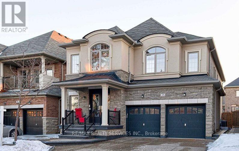 29 Lampman Cres in Brampton, ON - Building Photo