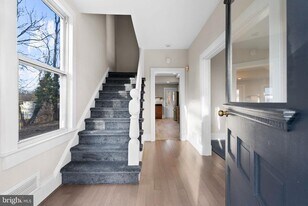 10512 Warfield St in Kensington, MD - Building Photo