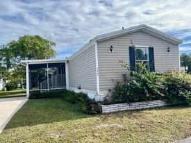 35303 SW 180th Ave in Homestead, FL - Building Photo