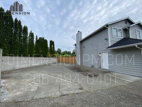 1438 SW 352nd Ct in Federal Way, WA - Building Photo - Building Photo
