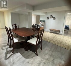 55 Sisman Ave in Aurora, ON - Building Photo - Building Photo