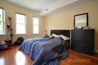 74 Brooks St, Unit 3 in Boston, MA - Building Photo - Building Photo