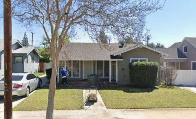 property at 2829 N Pershing Ave